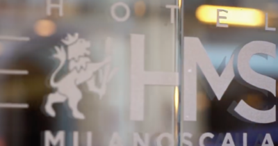 Copertina di L’Hotel Milano Scala chiude all’improvviso: aveva vinto “Quattro Hotel” di Bruno Barbieri. I sindacati: “30 dipendenti a casa, è inaccettabile”