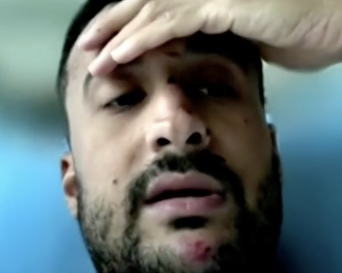 “Il mio migliore amico mi ha urlato di scappare via e mi ha salvato la vita. Ma lui è morto travolto dalla frana”: la storia scioccante di Khaled El Gamal