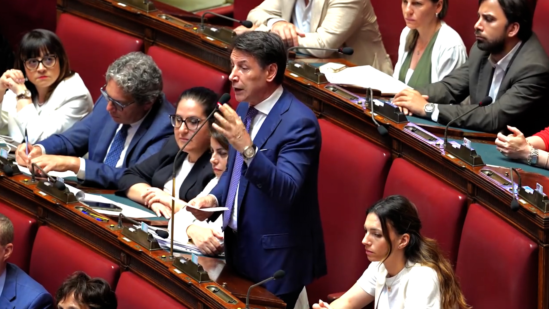 L’ira di Conte: “Governo affossa la sanità, tutti i soldi sono per le armi. Dati di chi rinuncia alle cure raccapriccianti” L’ira di Conte: “Governo affossa la sanità, tutti i soldi sono per le armi. Dati di chi rinuncia alle cure raccapriccianti”