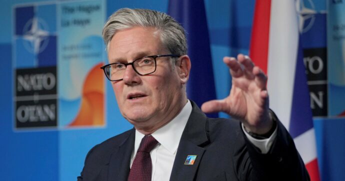 Riarmo, la ricetta inglese: più tank, meno welfare