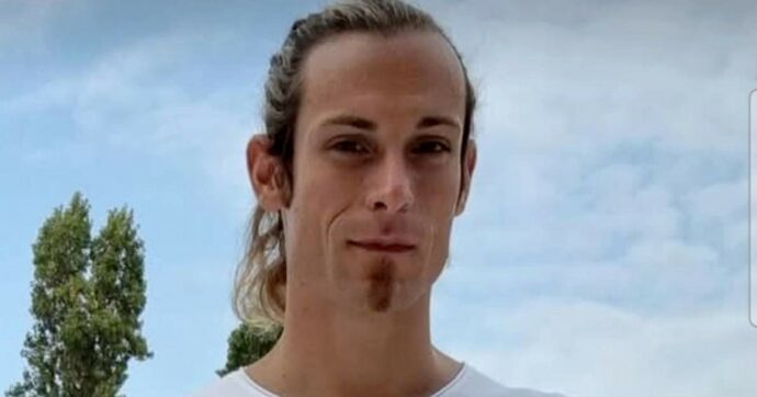 Bimbo morto in piscina, il bagnino si toglie la vita