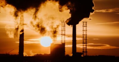 Copertina di Clean Industrial Deal, adesso Meloni può usare il Pnrr per le bollette delle imprese