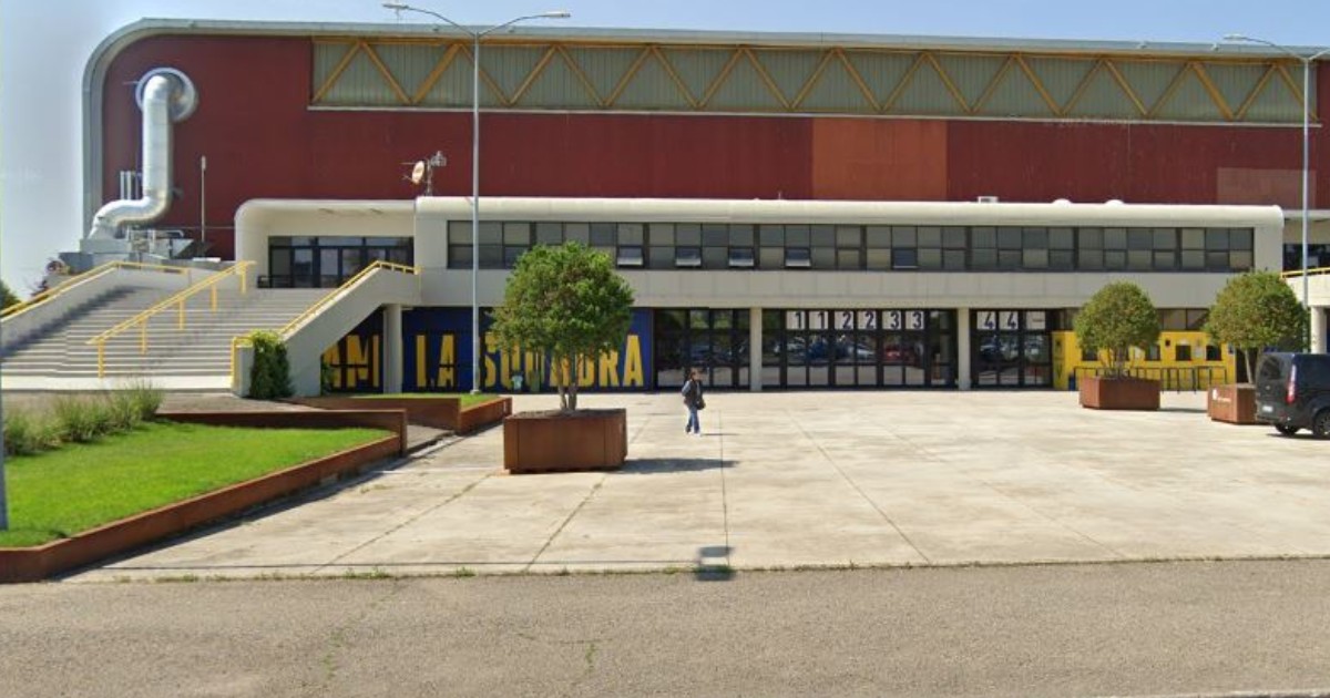 modena la squadra maschile nega il palazzetto al volley femminile tornato in serie a atteggiamento patriarcale