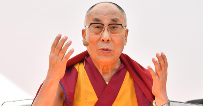 Si va verso “l’era dei due Dalai Lama” (degli esuli e di Pechino). L’esperto: “La Cina vuole la religione regolata dallo Stato”