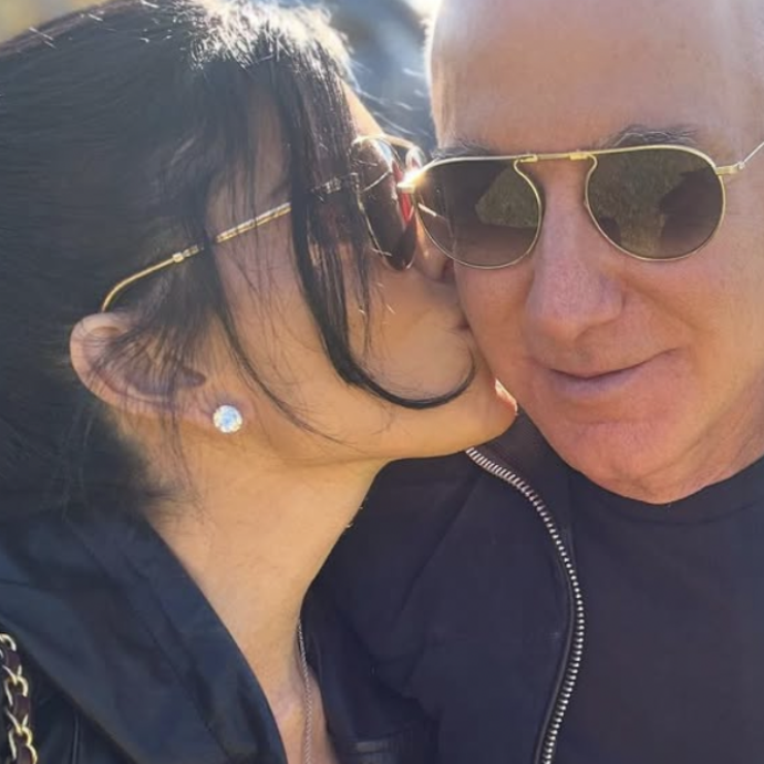 Matrimonio Bezos-Sanchez, ecco quando spende il miliardario per affittare L’Arsenale di Venezia: “200 mila euro al giorno, per dieci giorni. Poi l’allestimento…”