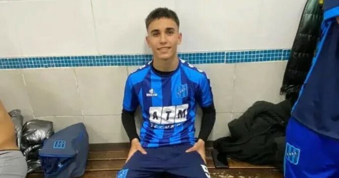 “Era qui per un’operazione al ginocchio, aveva il crociato rotto. Poi un medico mi ha detto: è morto”: la tragedia del calciatore 18enne