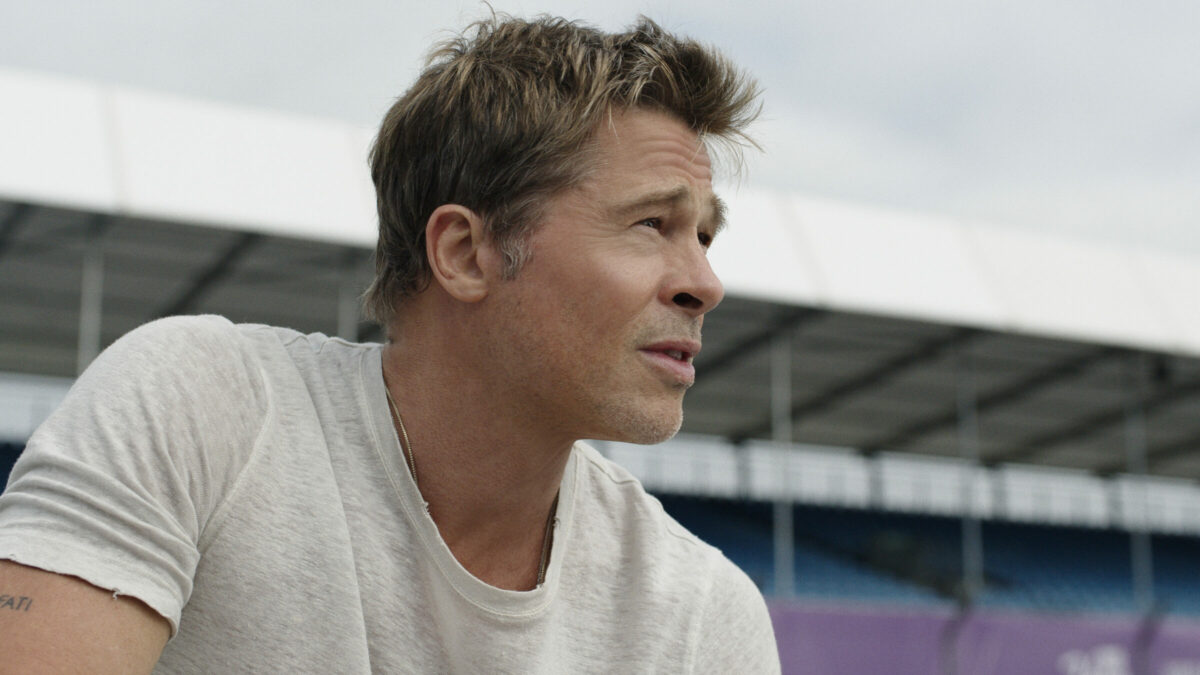 “Per sette anni sono rimasto sobrio. Poi ho ricominciato a bere ma in modo più controllato, alcuni bicchieri ma non molti. Il dolore, se gli sopravvivi, lascia anche bellezza”: parla Brad Pitt