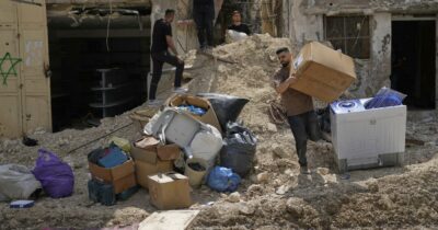 Copertina di Cisgiordania, continua l’assalto dei coloni israeliani a villaggi e comunità di beduini. Con l’Idf al seguito