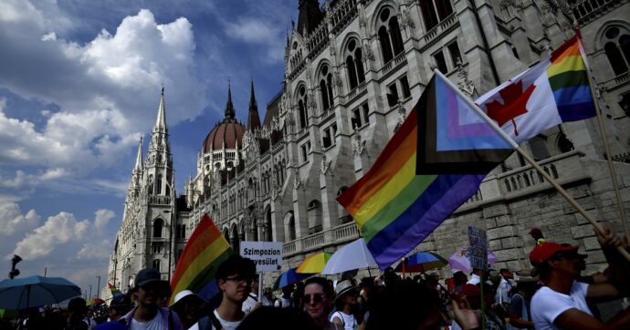 Budapest Pride, la marcia diventa un caso europeo. Per Orban è “illegale” ma in piazza ci saranno 70 deputati Ue