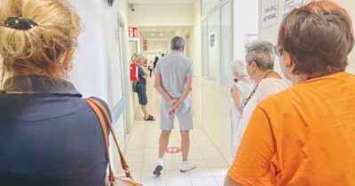 Copertina di Pazienti privati “privilegiati” rispetto a quelli del Ssn: primario di Catanzaro ai domiciliari