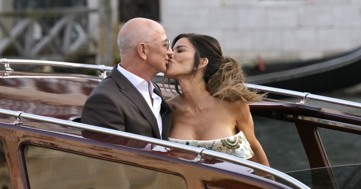“jeff Bezos ha lasciato una maxi mancia da 45 mila euro al personale dell’hotel: gli hanno fatto il regalo più grande per un miliardario”