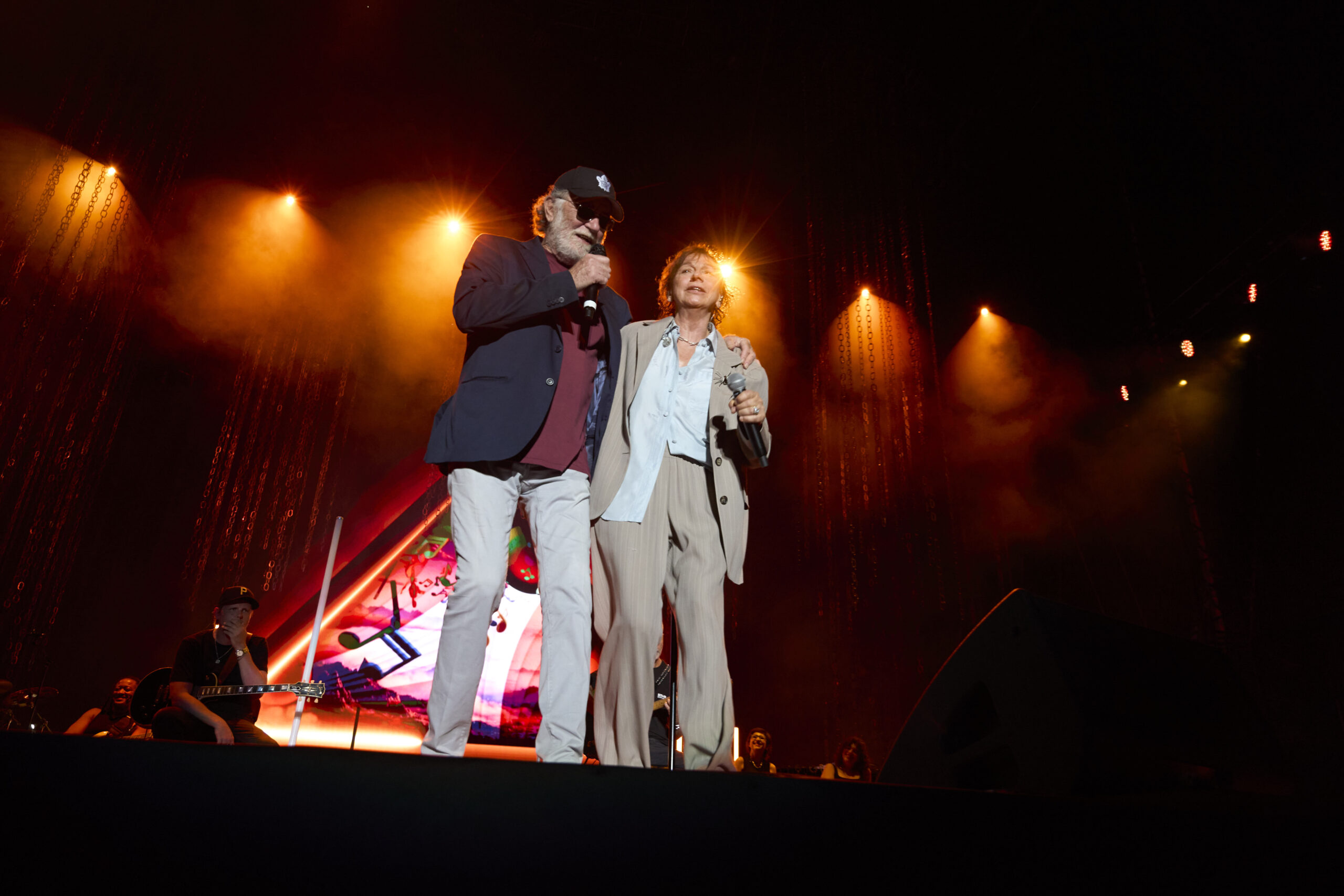 francesco de gregori e gianna nannini al circo massimo omaggiano a sorpresa bob dylan 8211 il video