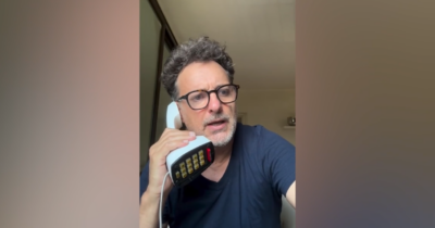 Copertina di Pieraccioni prende in giro Bezos: “Regalo di nozze? La vaporella già ce l’ha, facciamo una busta con 60-70 euro”