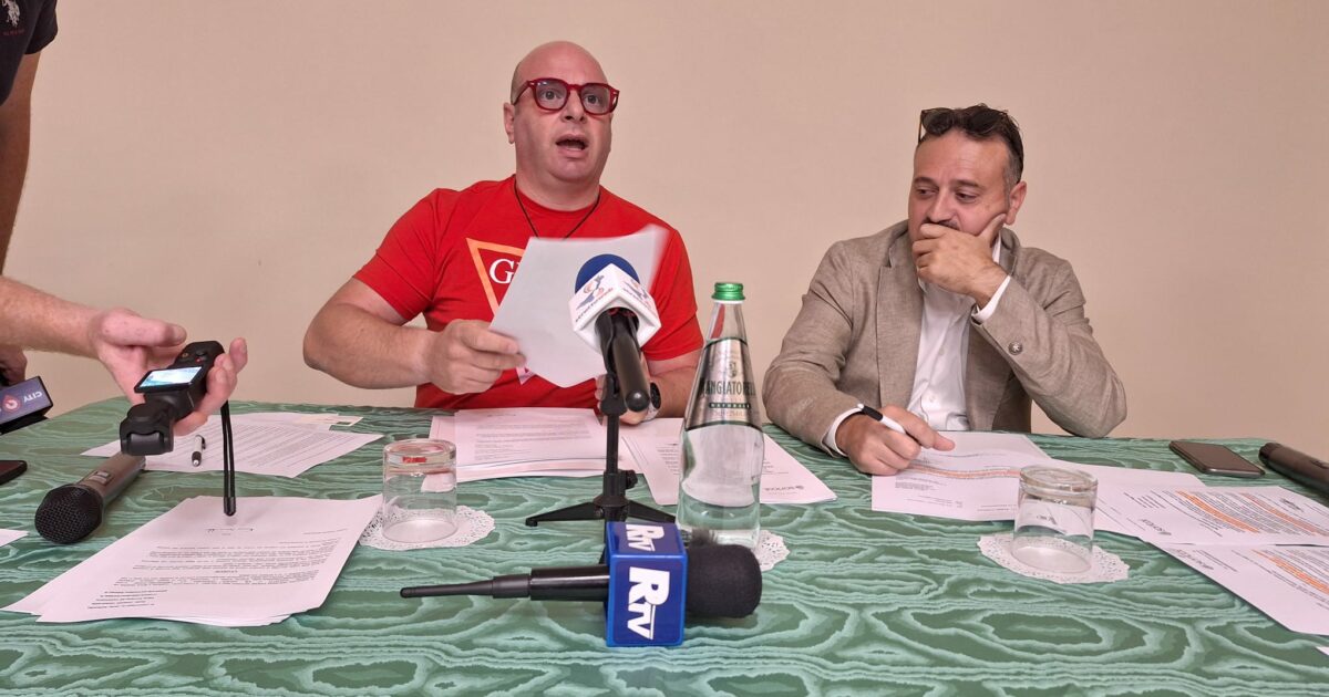 reggio calabria insegnante e rsu denuncia l8217assenza dei contatori dell8217acqua negli edifici pubblici la uil lo sospende