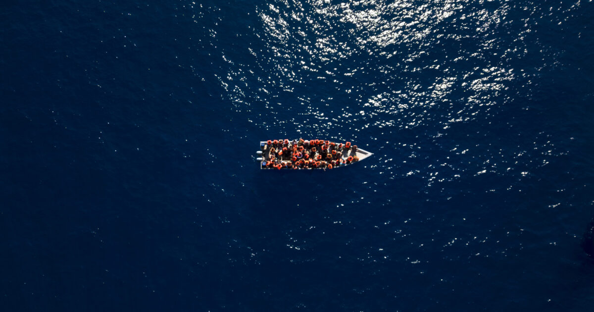 migranti la geografia della morte disegnata dagli accordi ue che spingono i flussi verso la rotta del mediterraneo centrale