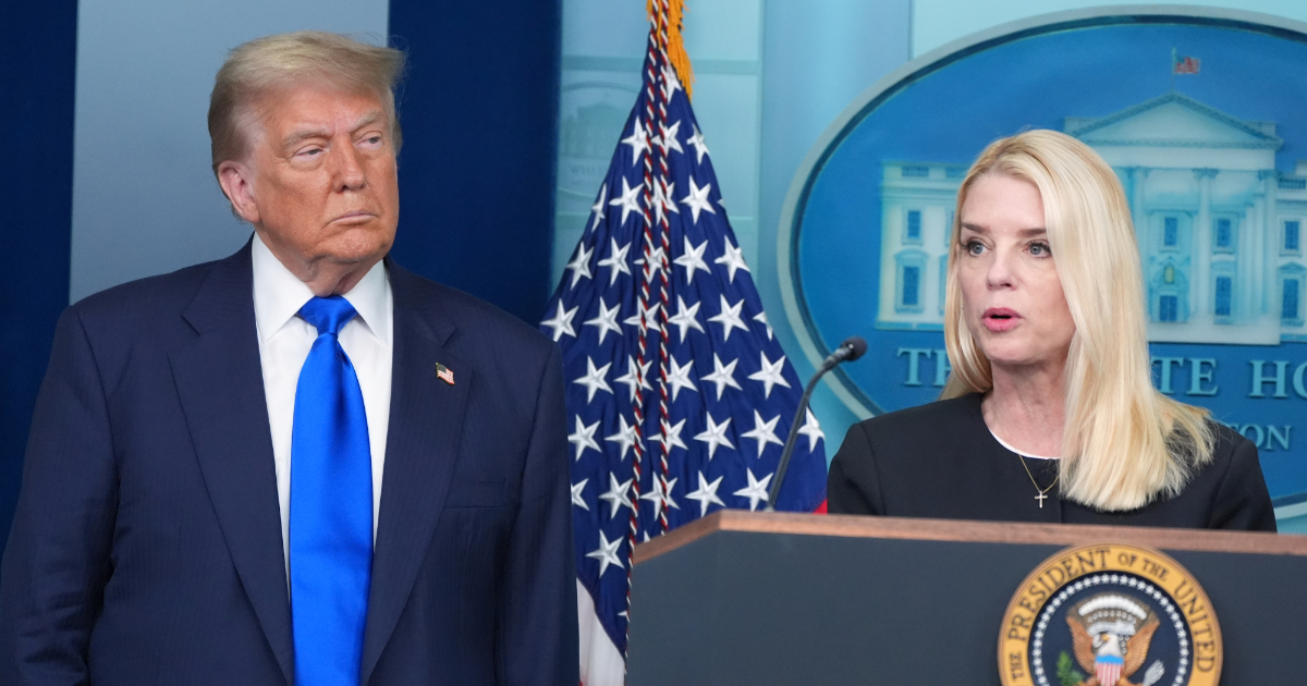 Usa, la procuratrice Bondi: “Arrestati 2.700 membri del Tren de Aragua”. Le ong: “Mancano prove e un giusto processo” Usa, la procuratrice Bondi: “Arrestati 2.700 membri del Tren de Aragua”. Le ong: “Mancano prove e un giusto processo”