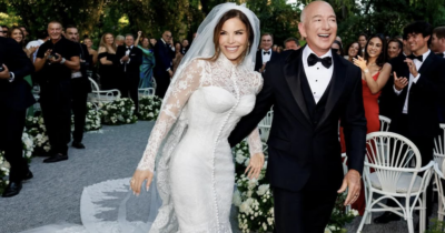 Copertina di “Amiamo Venezia, questa città splendida, meravigliosa, unica al mondo. Ci ha accolti con il suo incanto”: Jeff Bezos e Lauren Sanchez si sono scambiati le fedi nuziali
