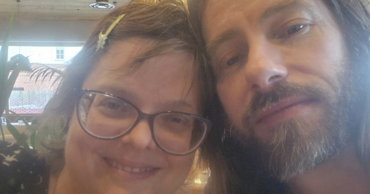 “Incoraggio il mio futuro marito a far se**o con altre donne. Quando finiscono, le invito a far colazione con me”: l’invito di Charlize Storm al poliamore