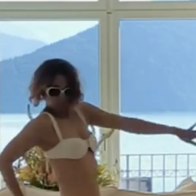 Hally Berry perde il bikini e rimane nuda mentre balla scatenata sulla musica del marito Van Hunt – IL VIDEO