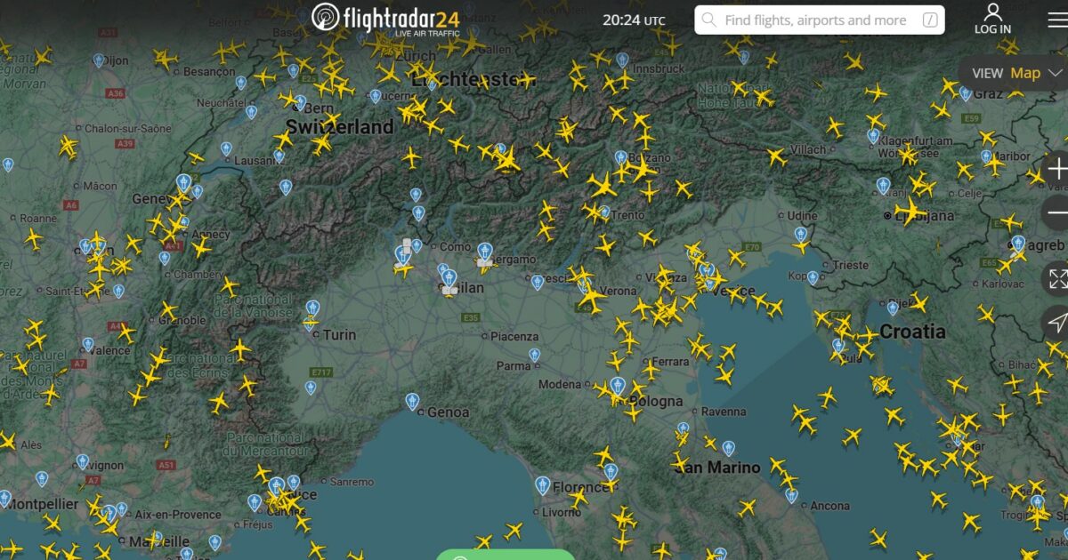Radar in tilt a Linate, caos per gli aeroporti in tutto il Nord Ovest: Milano, Bergamo, Torino, Genova. Voli in ritardo o deviati Radar in tilt a Linate, caos per gli aeroporti in tutto il Nord Ovest: Milano, Bergamo, Torino, Genova. Voli in ritardo o deviati