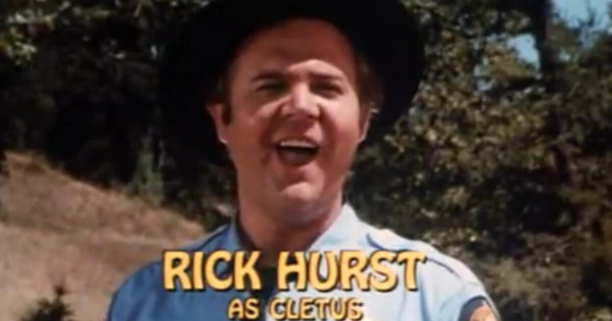 È morto Rick Hurst, ha interpretato il vice sceriffo Cletus Hogg nella sitcom di successo “Hazzard”