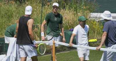 Copertina di “Nulla di eclatante, era una cosa decisa da tempo”: il commento di Sinner sull’addio a Panichi e Badio