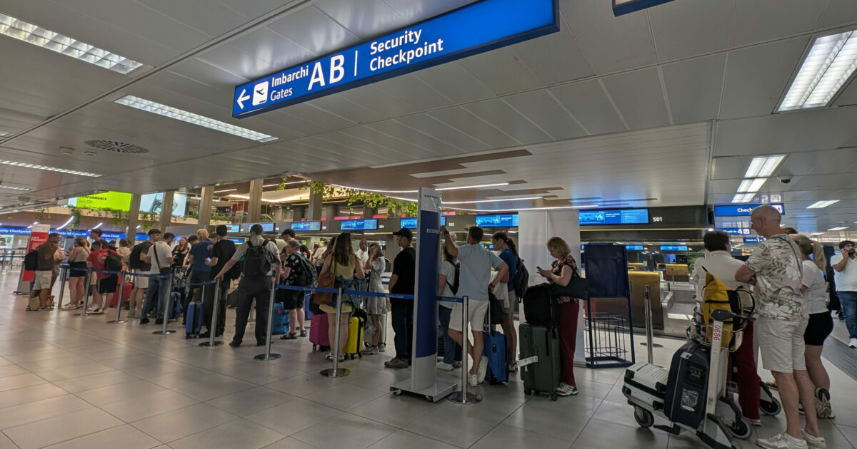 “Dopo il caos aeroporti bisogna indagare: inammissibile che un guasto metta in ginocchio l’intero sistema radar” “Dopo il caos aeroporti bisogna indagare: inammissibile che un guasto metta in ginocchio l’intero sistema radar”