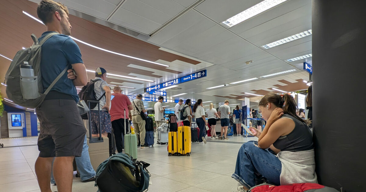 L’estate dei viaggi parte male: il “sabato nero” degli aeroporti del Nord acciecati dal flop dei radar. Cos’è successo L’estate dei viaggi parte male: il “sabato nero” degli aeroporti del Nord acciecati dal flop dei radar. Cos’è successo