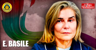 Copertina di Riarmo, Elena Basile: “Basta passività. Pensate che non vi tocchi ma vi mandano i figli in guerra”