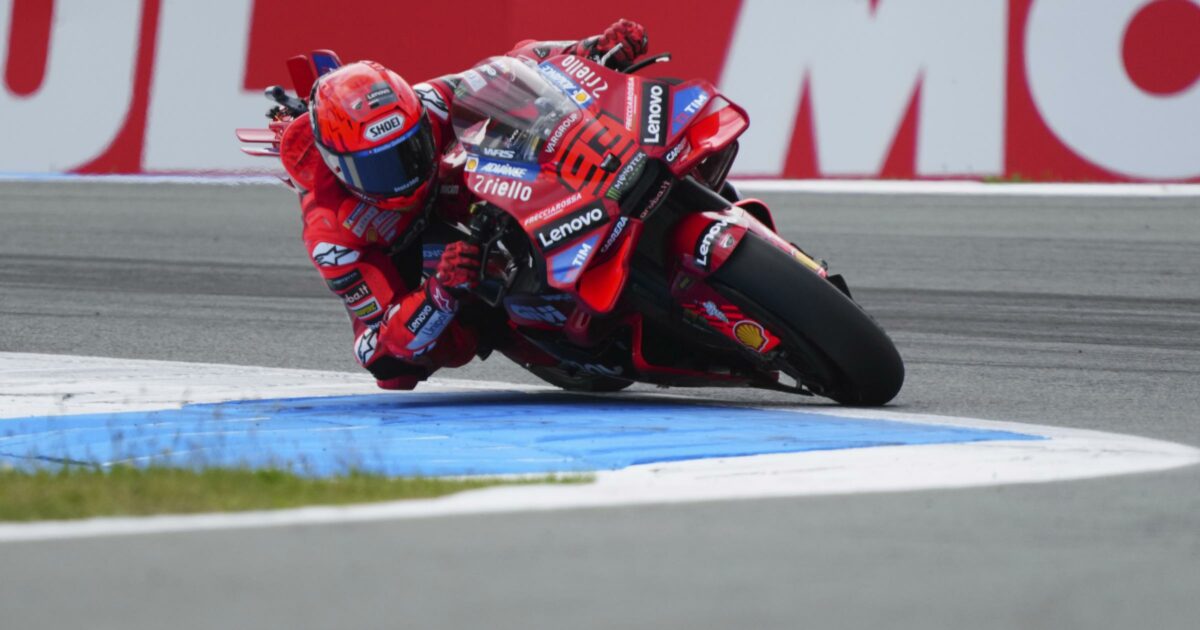 Moto Gp, Marc Marquez conquista anche il circuito di Assen. Secondo Bezzecchi, terzo Bagnaia Moto Gp, Marc Marquez conquista anche il circuito di Assen. Secondo Bezzecchi, terzo Bagnaia