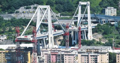 Copertina di Post Morandi. Dal crollo a oggi ai Benetton sono andati 560 mln