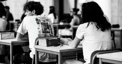 Copertina di Censure e accuse: sui libri siate seri