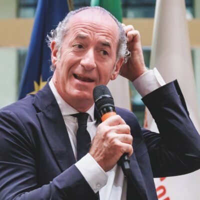 Copertina di Zaia, dalle critiche al Rdc al suo bonus che finisce ai ricchi