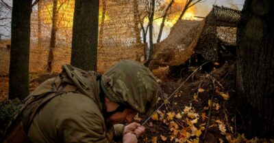 Copertina di Maxi-raid della Russia che a giugno ha preso 14 chilometri al giorno. Mine antiuomo: “Kiev le userà”