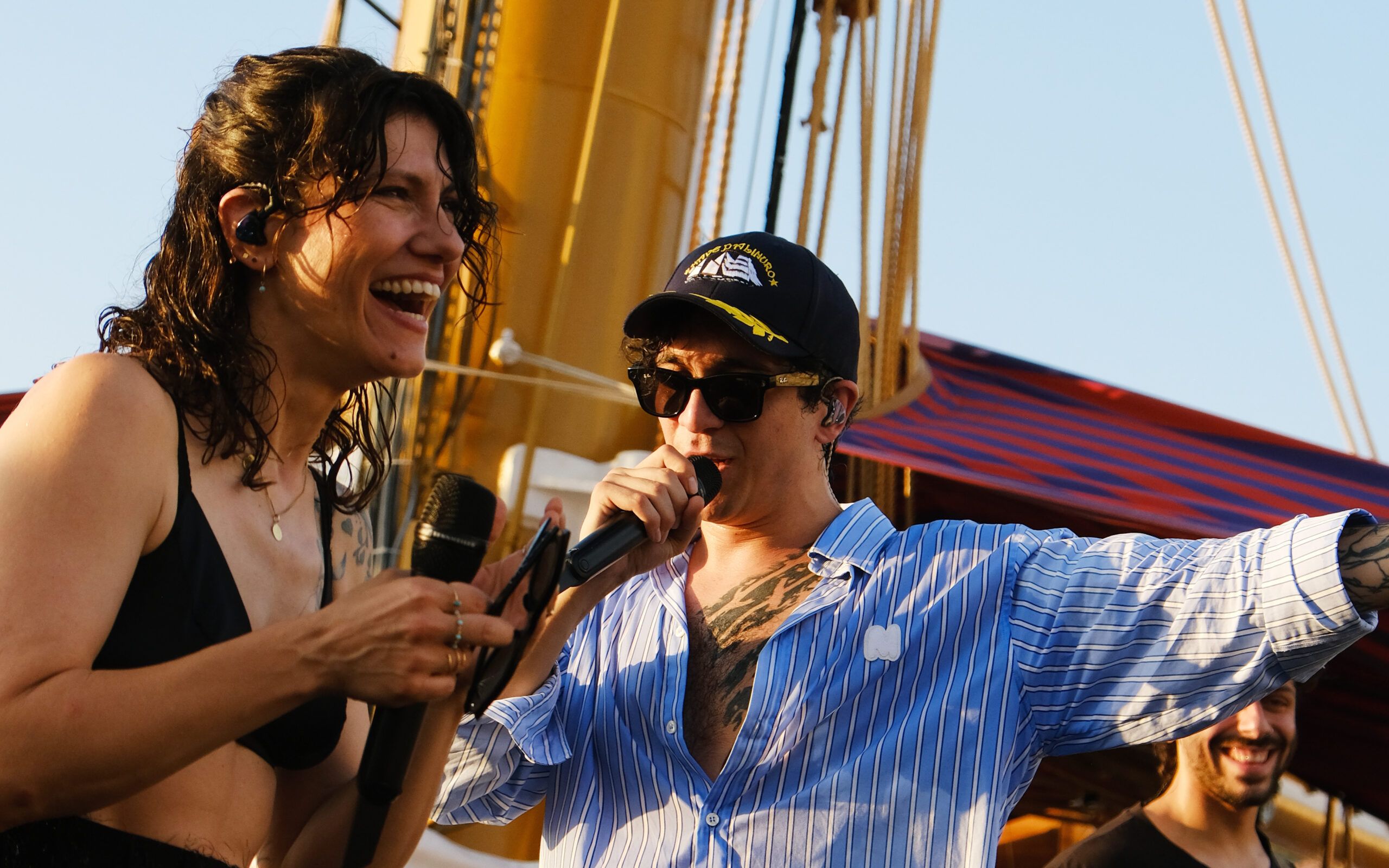 Elisa canta in barca al largo di Trieste. Tra gli ospiti a bordo: Emma, Tananai, Rkomi, Rkomi, Shablo e Samuel dei Subsonica – IL VIDEO Elisa canta in barca al largo di Trieste. Tra gli ospiti a bordo: Emma, Tananai, Rkomi, Rkomi, Shablo e Samuel dei Subsonica – IL VIDEO