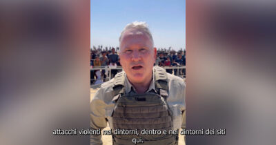 Copertina di “Violenza nei siti di distribuzione aiuti a Gaza? Propaganda”: il veterano inglese finisce di parlare e si sente un colpo di mitra