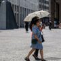 Copertina di La Società di Medicina Ambientale: il calore accelera l’invecchiamento della pelle e il rischio oncologico