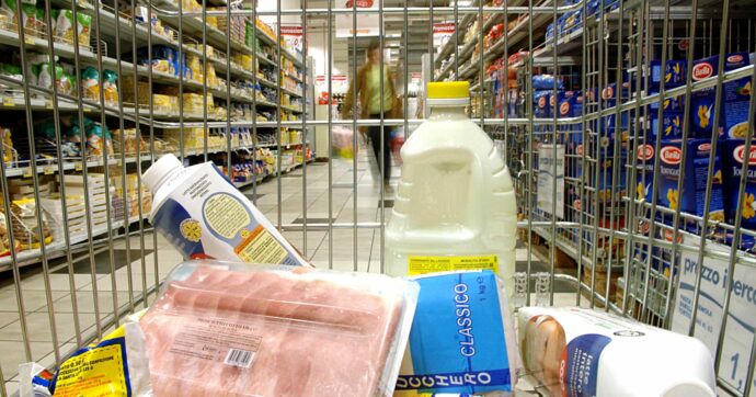 Vita sempre più cara: a giugno aumenti del 3,1% per il carrello della spesa. Esplodono anche i costi per le vacanze