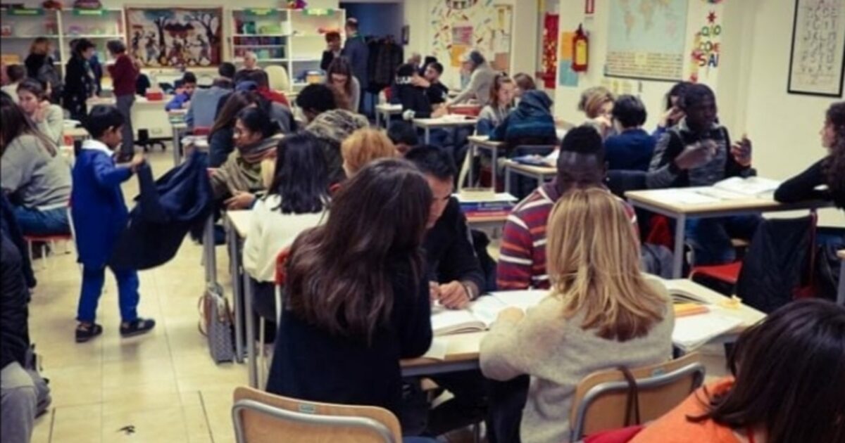 dai disegni alla letteratura cos236 i volontari della scuola di eraldo affinati insegnano l8217italiano agli immigrati