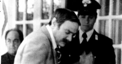 Copertina di Sotto i nostri 007 la Mafia campa