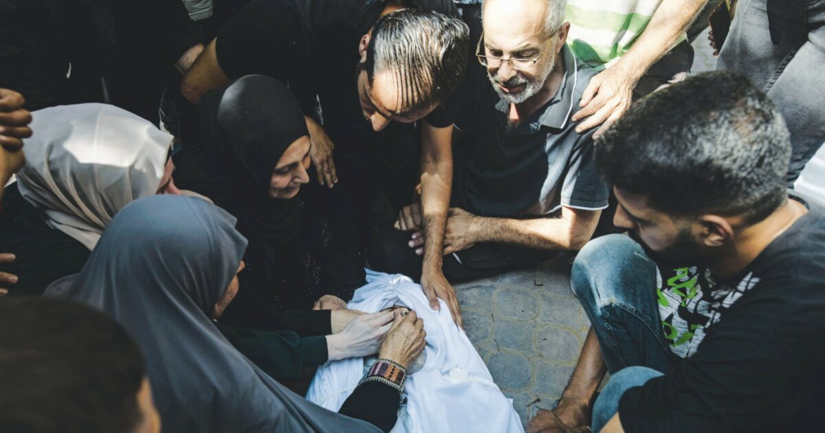 “Negoziati per la tregua a Gaza vicini al collasso”. Almeno 26 morti dall’alba nei raid sulla Striscia: anche bambini “Negoziati per la tregua a Gaza vicini al collasso”. Almeno 26 morti dall’alba nei raid sulla Striscia: anche bambini