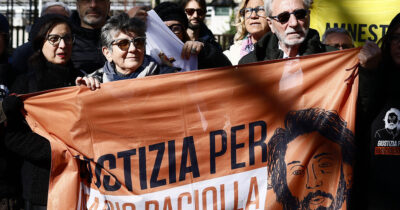 Copertina di Mario Paciolla, il Tribunale di Roma archivia il caso. I famigliari: “Non si è suicidato, ora lotteremo per la verità”