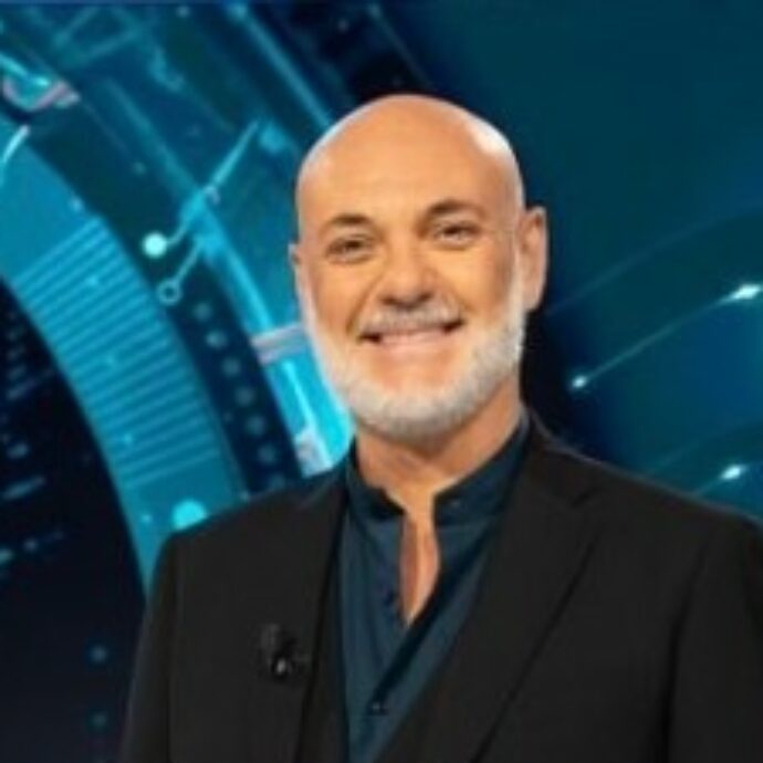 Edoardo Sylos Labini su RaiPlay e RaiTre con il nuovo programma Radix: “Cercherò di portare i più giovani a scoprire personaggi che hanno dato identità alle cittadine italiane”