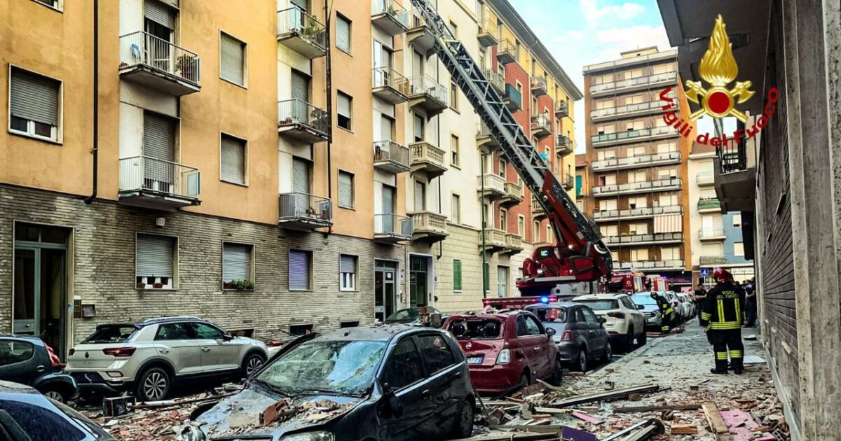 esplosione in un appartamento a torino cinque persone ferite un giovane 232 in gravi condizioni