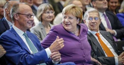 Copertina di L’uscita di Merkel contro la linea dura del governo della sua Cdu sui migranti: “Non si respinge chi chiede asilo”