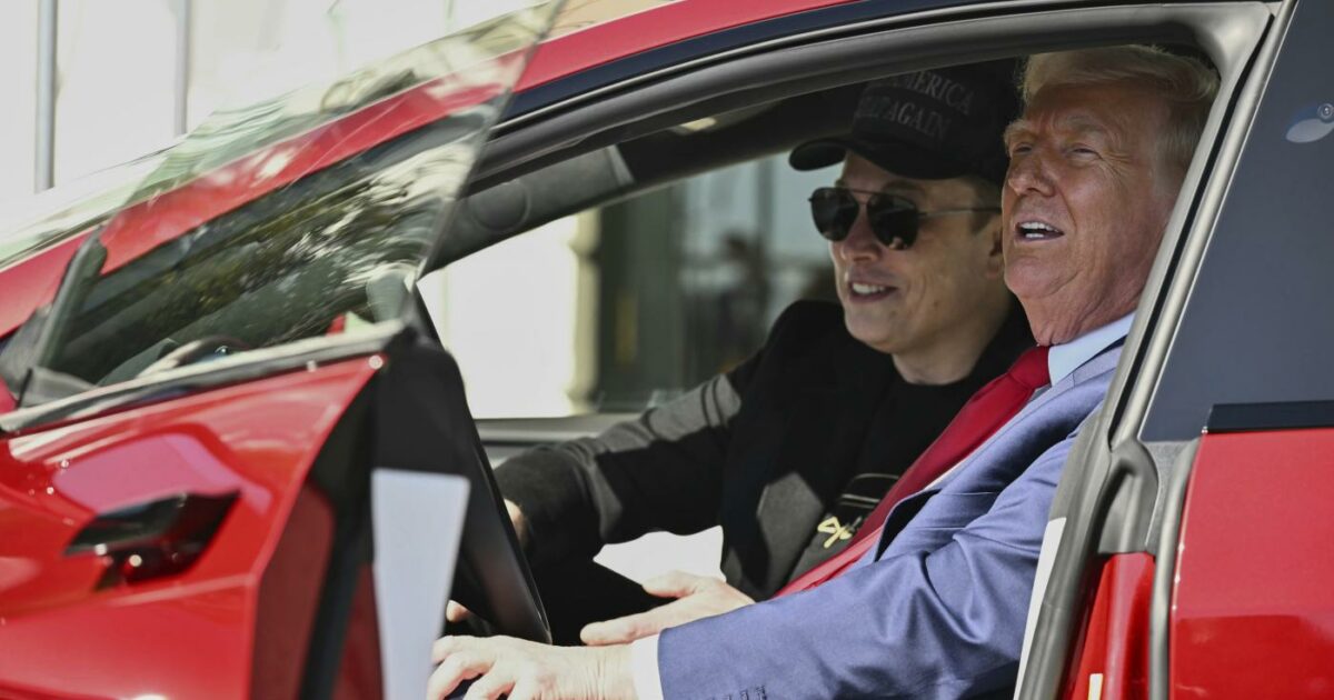 Nuovo scontro Trump-Musk. “Folle l’aumento del debito”. “Senza sussidi dovrà tornare in Sudafrica. Espellerlo? Vedremo”