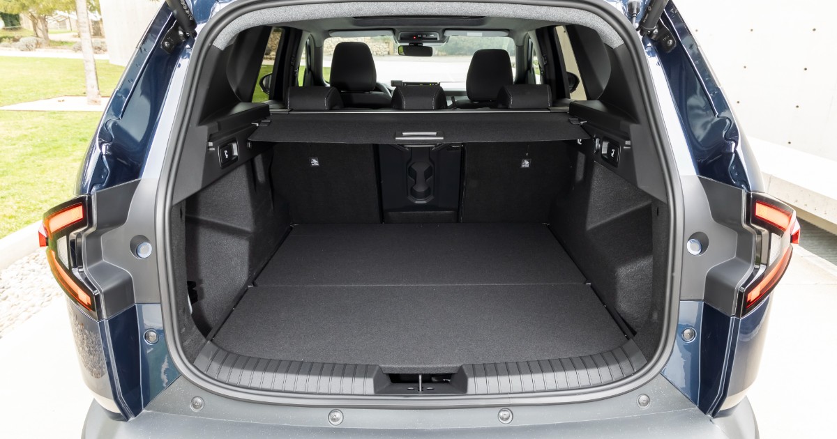 Lo spazio? Tra abitacolo e bagagliaio, il comfort della Dacia Bigster è al top Lo spazio? Tra abitacolo e bagagliaio, il comfort della Dacia Bigster è al top
