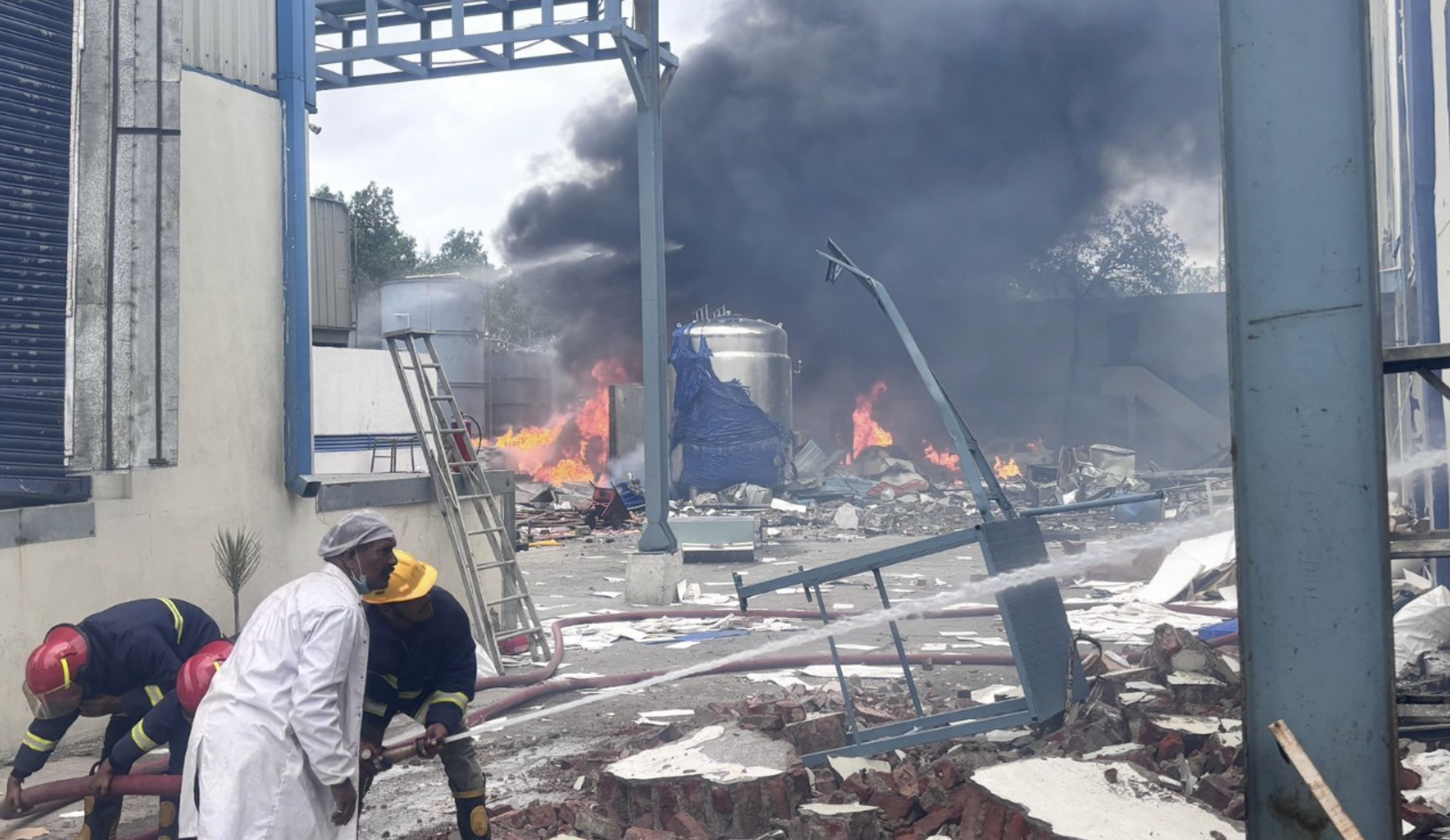 India, esplosione in uno stabilimento farmaceutico nel sud del Paese: almeno 45 morti India, esplosione in uno stabilimento farmaceutico nel sud del Paese: almeno 45 morti
