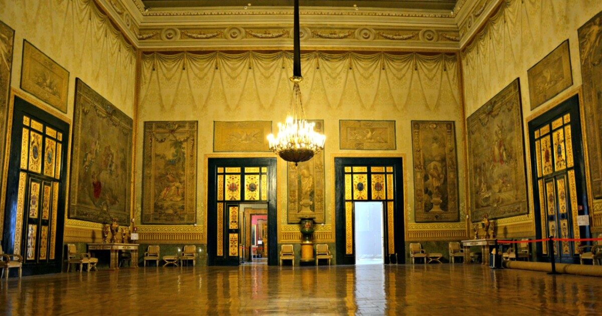 la festa privata di francesco scognamiglio nel salone da ballo di palazzo reale a napoli giuli lo sa