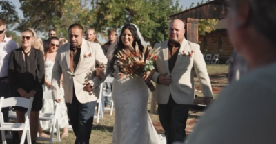 Copertina di Il padre della sposa ha interrotto il matrimonio per un motivo che ha lasciato tutti gli invitati in lacrime